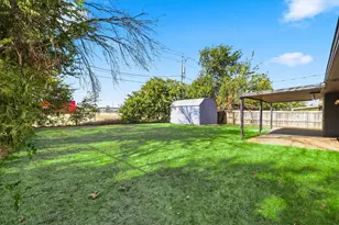 104 Stephen Dr, Sanger, TX 76266 - Photo 22