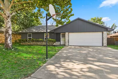 104 Stephen Drive, Sanger, TX 76266 - Photo 2