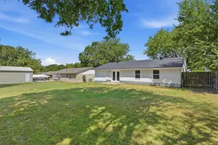 402 Kansas St, Sherman, TX 75090 - Photo 32