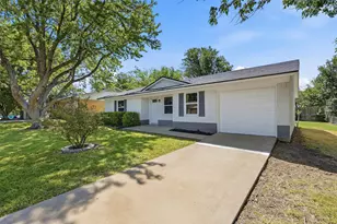 402 Kansas St, Sherman, TX 75090 - Photo 4
