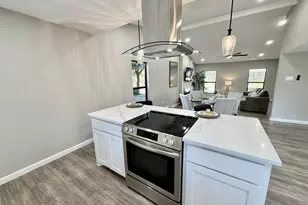 1810 Sandra Ln, Grand Prairie, TX 75052 - Photo 6