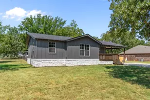 417 N Birch St, Springtown, TX 76082 - Photo 2