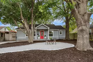 2524 Watauga Rd, Fort Worth, TX 76111 - Photo 1