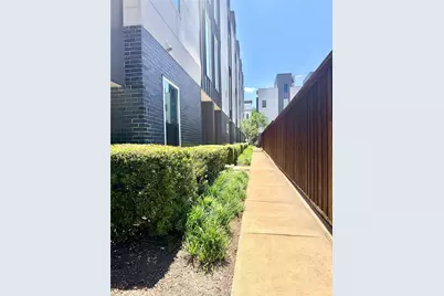 1771 McCoy Street #205, Dallas, TX 75204 - Photo 20