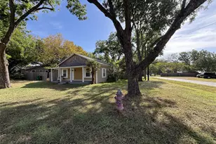 107 College St, Joshua, TX 76058 - Photo 2