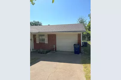 639 NW Renfro Street, Burleson, TX 76028 - Photo 2