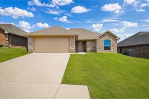 1245 Newcastle Dr, Weatherford, TX 76086 - Photo 1