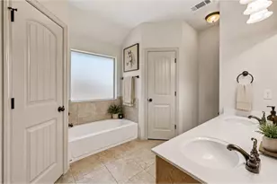 1245 Newcastle Dr, Weatherford, TX 76086 - Photo 8