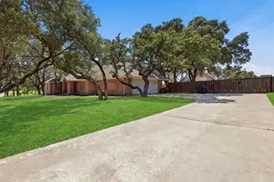 128 Oakwood Ct, Lakeside, TX 76135 - Photo 2