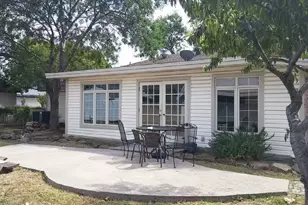 1908 Hood Cir, Carrollton, TX 75006 - Photo 2