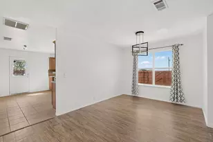 1607 Harborview Rd, Glenn Heights, TX 75154 - Photo 10