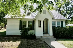 1108 N Reilley St, Goldthwaite, TX 76844 - Photo 2