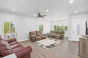 5908 Collins Ct, Granbury, TX 76048 - Photo 18