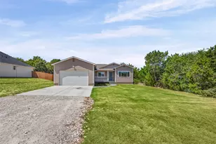 5908 Collins Ct, Granbury, TX 76048 - Photo 4
