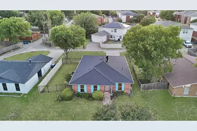 241 S Young Boulevard, DeSoto, TX 75115 - Photo 4
