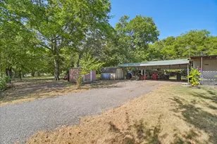 304 W 2nd St, Dodd City, TX 75438 - Photo 4