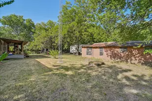 304 W 2nd St, Dodd City, TX 75438 - Photo 16