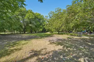 304 W 2nd St, Dodd City, TX 75438 - Photo 18