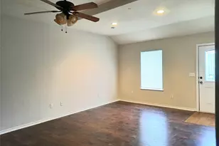 905 Sloan St, Weatherford, TX 76086 - Photo 2