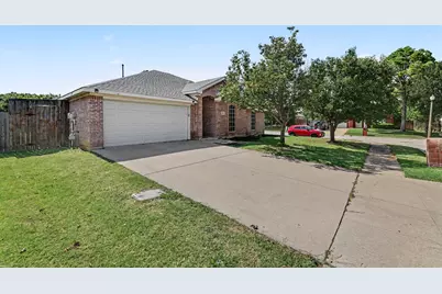 3820 Willowick Circle, Denton, TX 76210 - Photo 2