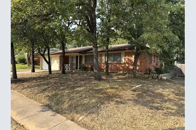 33 Somerset Terrace, Bedford, TX 76022 - Photo 2