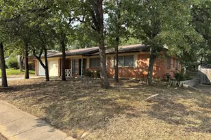 33 Somerset Terrace, Bedford, TX 76022 - Photo 2