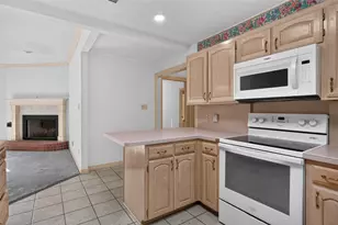 304 Edgehill Rd, Joshua, TX 76058 - Photo 12