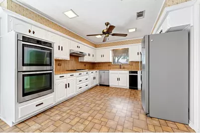 10130 Woodlake Drive, Dallas, TX 75243 - Photo 12