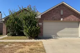 412 Marble Creek Dr, Fort Worth, TX 76131 - Photo 2
