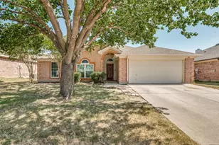 540 Cambridge Dr, Saginaw, TX 76179 - Photo 1