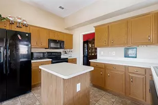 1153 Bayside Dr, Irving, TX 75060 - Photo 4
