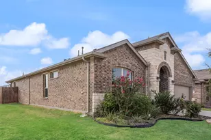 11229 Guinness Dr, Fort Worth, TX 76052 - Photo 4