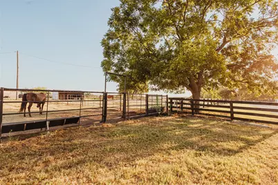 246 Hcr 1450 N, Covington, TX 76636 - Photo 20