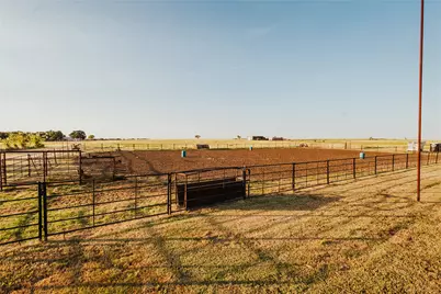 246 Hcr 1450 N, Covington, TX 76636 - Photo 22