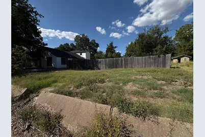 713 E Jefferson Street, Waxahachie, TX 75165 - Photo 2