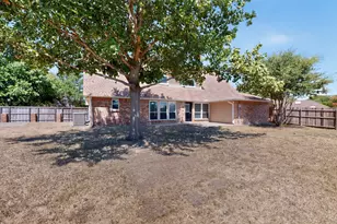1380 Green Hills Ct, Duncanville, TX 75137 - Photo 38