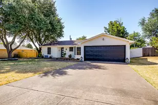 1304 Augusta Rd, Benbrook, TX 76126 - Photo 2