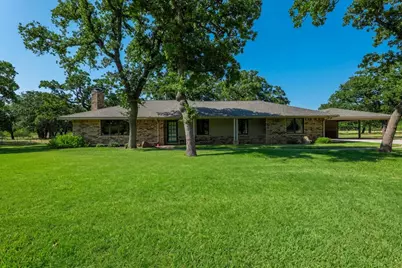 2136 Hayes Road, Mineral Wells, TX 76067 - Photo 2