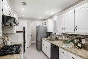 1724 Hearthstone Dr, Plano, TX 75023 - Photo 6