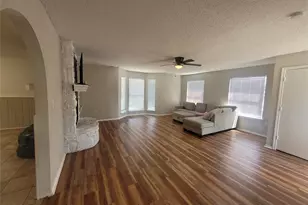 1921 Pelican Dr N, Pelican Bay, TX 76020 - Photo 2