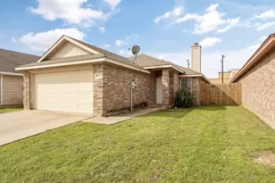 9212 Coral Ln, Fort Worth, TX 76140 - Photo 1