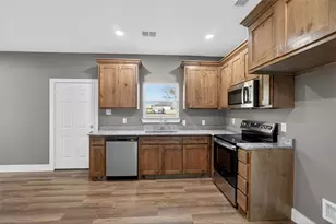 512 SW 15th St, Mineral Wells, TX 76067 - Photo 6