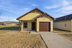 512 SW 15th St, Mineral Wells, TX 76067 - Photo 1