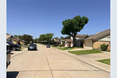 2010 Via Corona, Carrollton, TX 75006 - Photo 4