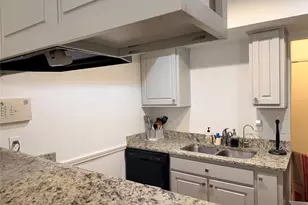 2010 Via Corona, Carrollton, TX 75006 - Photo 6