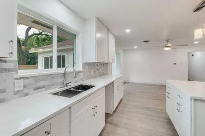 5718 Trio Lane, Dallas, TX 75241 - Photo 14