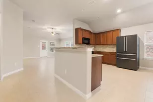 620 Swift Current Dr, Crowley, TX 76036 - Photo 4
