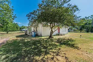 200 4th St, Kerens, TX 75144 - Photo 2