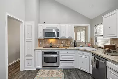 2108 Rose Cliff Lane, Carrollton, TX 75007 - Photo 10