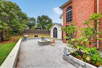 9803 Hickory Hollow Lane, Irving, TX 75063 - Photo 24